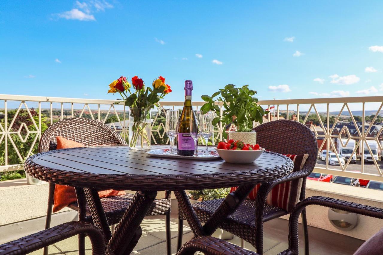 Apartament Above & Beyond Whitby Zewnętrze zdjęcie