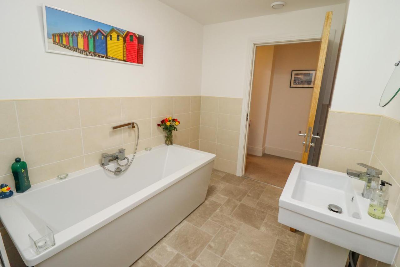 Apartament Above & Beyond Whitby Zewnętrze zdjęcie